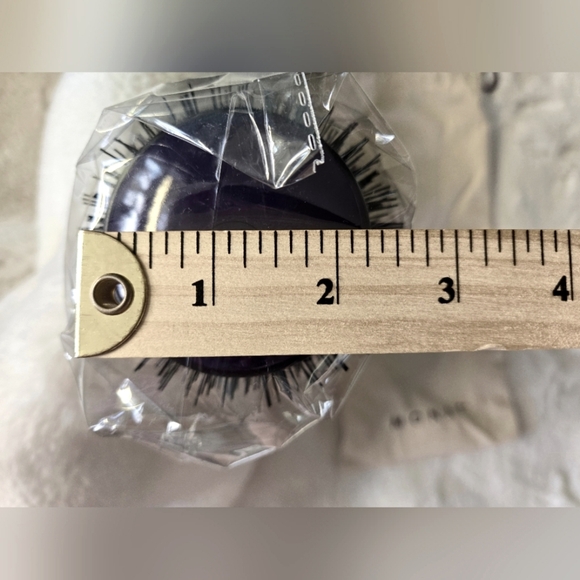 New Monat Round Brush - Picture 3 of 5